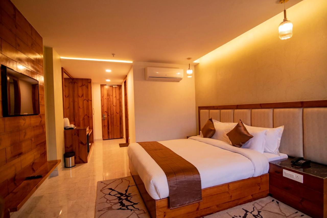 Golden Fern Resort 심라 외부 사진