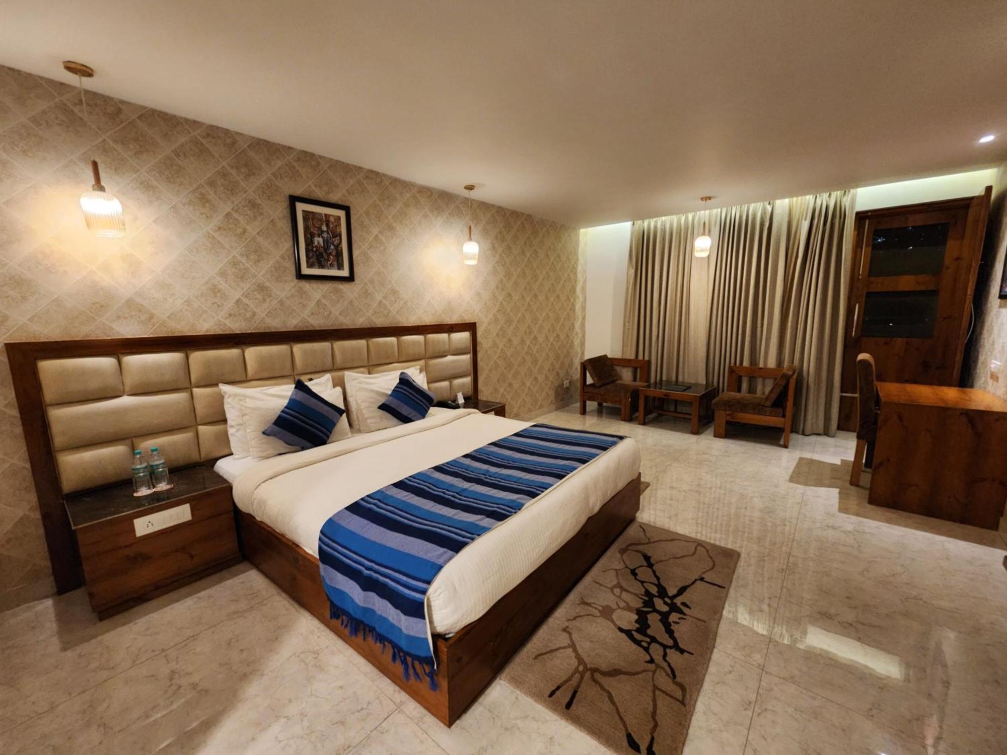 Golden Fern Resort 심라 외부 사진