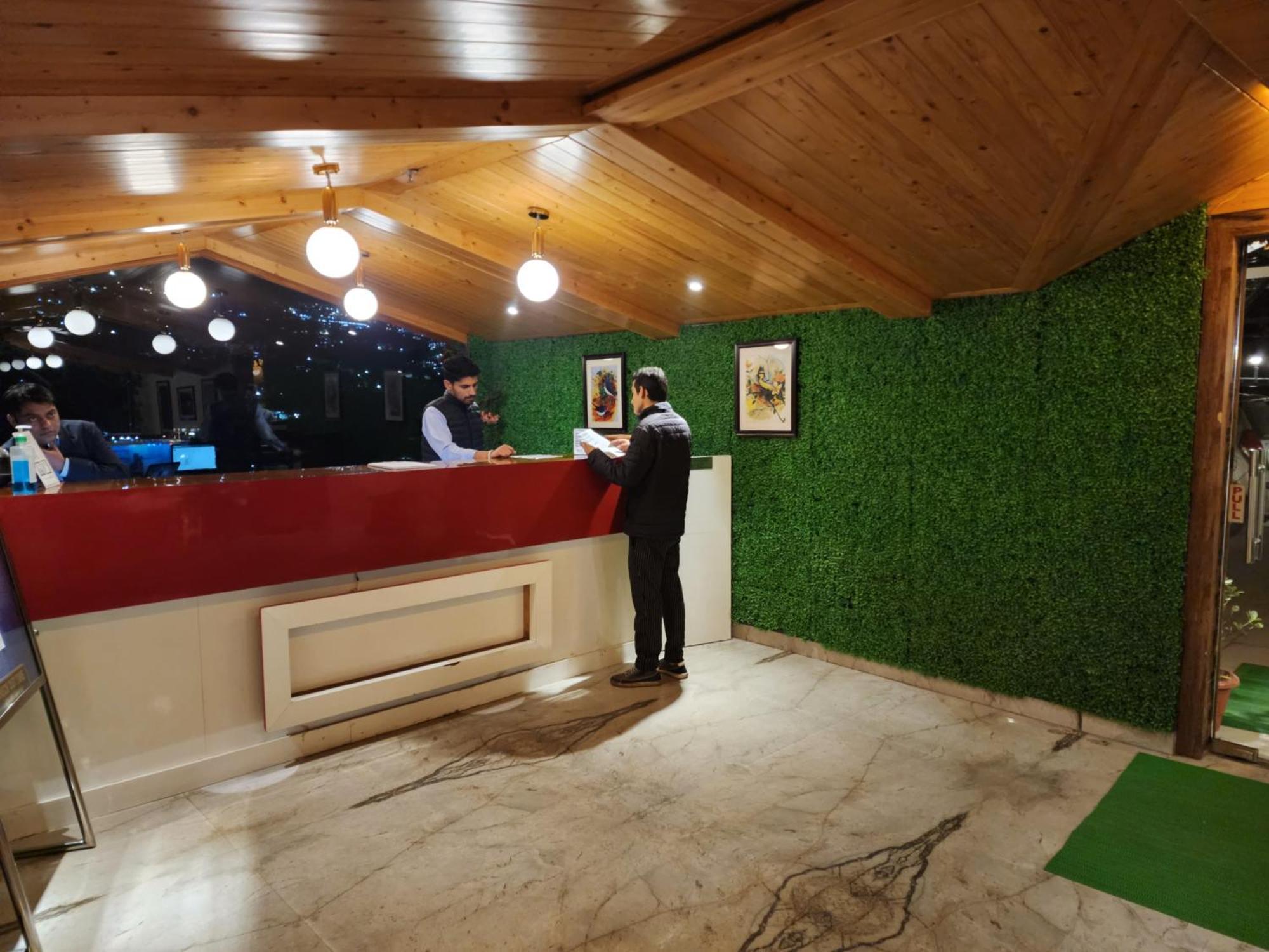 Golden Fern Resort 심라 외부 사진