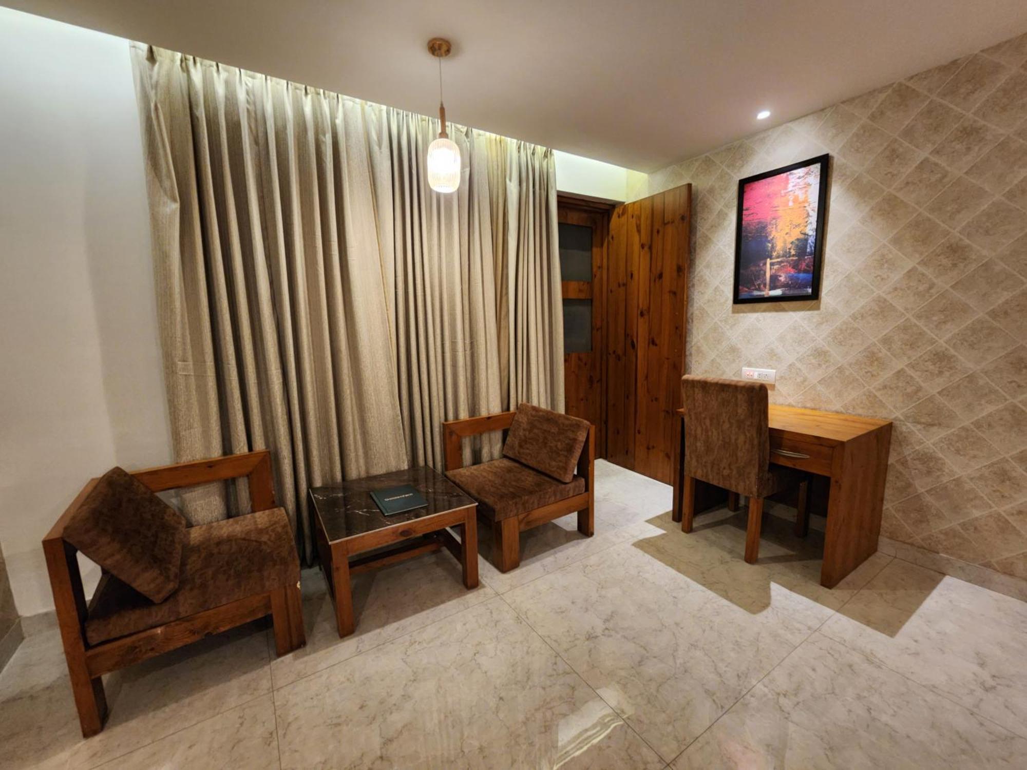 Golden Fern Resort 심라 외부 사진
