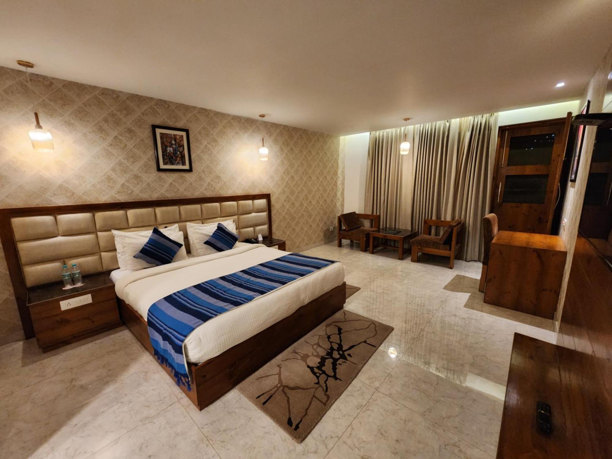 Golden Fern Resort 심라 외부 사진